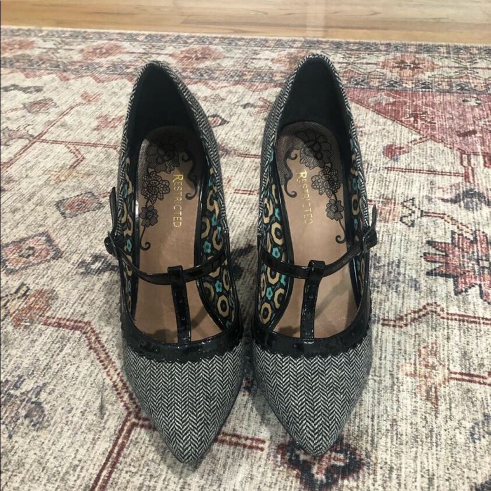 Size 6.5 grey Oxford pumps